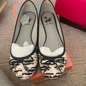 Great condition. Only worn not even a handful of time.